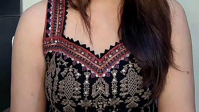 Snapshot of MIss-Naina chatting on October 25, 7:27 am MIss-Naina online show from October 25, 7:27 am