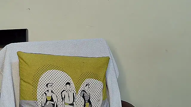 Snapshot of MIss-Naina chatting on November 26, 8:37 am MIss-Naina online show from November 26, 8:37 am