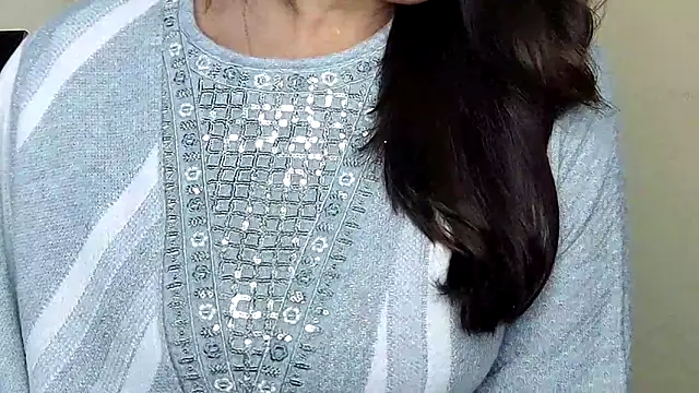 Snapshot of MIss-Naina chatting on December 22, 9:17 am MIss-Naina online show from December 22, 9:17 am