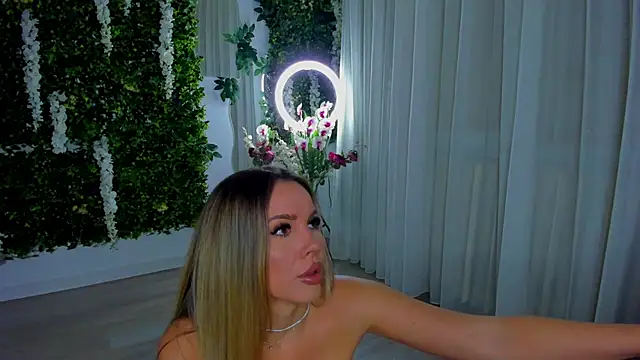 VivienCarter online show from February 6, 3:55 am