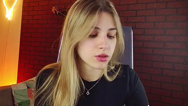 EllieCutes online show from November 28, 8:39 am