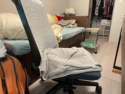 Snapshot of loinclothgay chatting on December 16, 10:45 pm loinclothgay online show from December 16, 10:45 pm