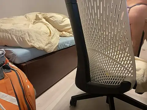 Snapshot of loinclothgay chatting on January 8, 7:45 am loinclothgay online show from January 8, 7:45 am