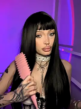 Snapshot of madelinexx chatting on November 11, 2:28 pm madelinexx online show from November 11, 2:28 pm