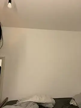 Snapshot of madelinexx chatting on December 14, 10:20 am madelinexx online show from December 14, 10:20 am