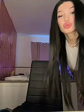 madelinexx online show from January 9, 9:01 am