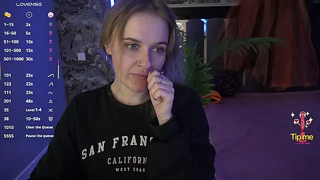 MaribelRiverr  online show from October 31, 6:47 am