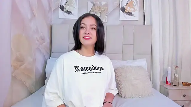 Jaslyn  Smith online show from February 2, 4:17 pm