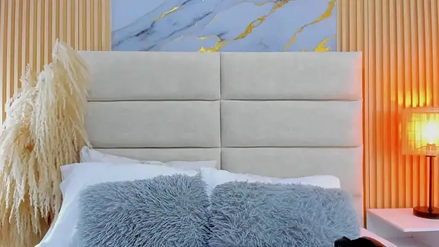 Jaslyn  Smith online show from March 24, 12:10 pm