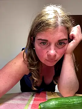 Snapshot of Lombada chatting on September 10, 5:46 pm Lombada online show from September 10, 5:46 pm