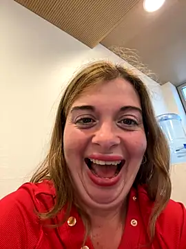 Snapshot of Lombada chatting on September 26, 8:29 am Lombada online show from September 26, 8:29 am