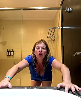 Snapshot of Lombada chatting on October 11, 2:55 am Lombada online show from October 11, 2:55 am