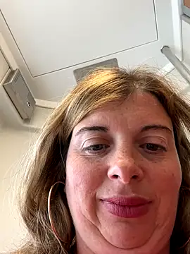 Snapshot of Lombada chatting on October 23, 1:21 pm Lombada online show from October 23, 1:21 pm