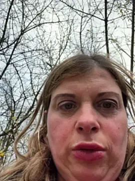 Snapshot of Lombada chatting on November 9, 2:04 pm Lombada online show from November 9, 2:04 pm