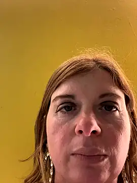 Snapshot of Lombada chatting on December 18, 1:28 pm Lombada online show from December 18, 1:28 pm