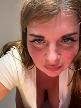 Snapshot of Lombada chatting on January 10, 10:14 pm Lombada online show from January 10, 10:14 pm