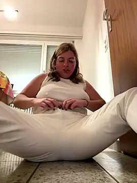 Snapshot of Lombada chatting on January 15, 9:29 pm Lombada online show from January 15, 9:29 pm