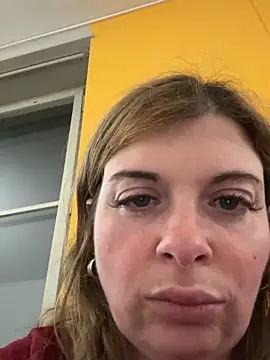 Snapshot of Lombada chatting on February 2, 6:06 pm Lombada online show from February 2, 6:06 pm