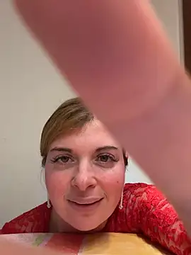 Snapshot of Lombada chatting on February 3, 9:53 pm Lombada online show from February 3, 9:53 pm