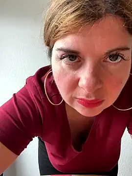 Snapshot of Lombada chatting on February 15, 10:03 am Lombada online show from February 15, 10:03 am