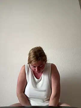 Snapshot of Lombada chatting on March 6, 11:06 am Lombada online show from March 6, 11:06 am