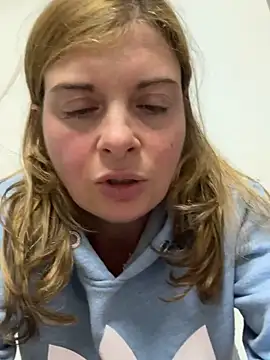 Snapshot of Lombada chatting on March 7, 9:12 pm Lombada online show from March 7, 9:12 pm