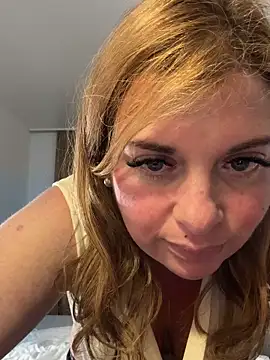 Snapshot of Lombada chatting on March 12, 11:00 pm Lombada online show from March 12, 11:00 pm