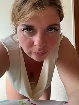 Snapshot of Lombada chatting on March 21, 9:47 am Lombada online show from March 21, 9:47 am