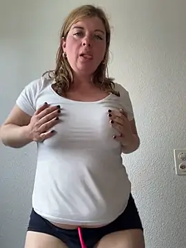 Snapshot of Lombada chatting on March 27, 2:17 pm Lombada online show from March 27, 2:17 pm