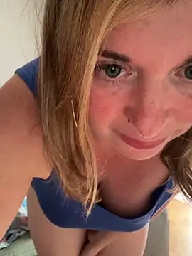 Snapshot of Lombada chatting on April 15, 2:57 pm Lombada online show from April 15, 2:57 pm