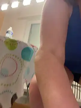 Snapshot of Lombada chatting on April 15, 8:31 pm Lombada online show from April 15, 8:31 pm