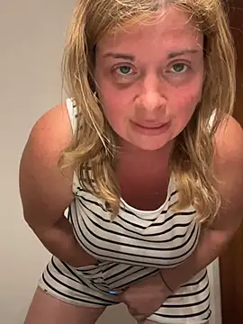 Lombada online show from May 28, 8:28 pm