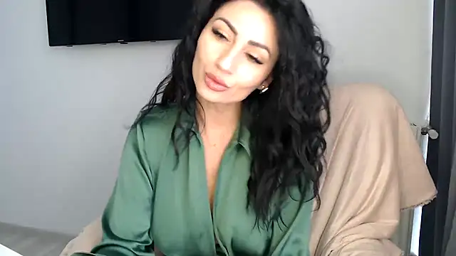 Snapshot of ElizabethAC chatting on April 30, 7:14 am ElizabethAC online show from April 30, 7:14 am
