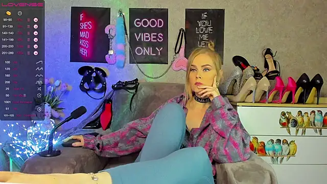 HannaKorsak online show from September 24, 6:33 pm