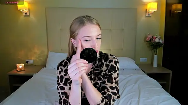 Snapshot of Stacy_River chatting on November 14, 9:30 am Stacy River online show from November 14, 9:30 am