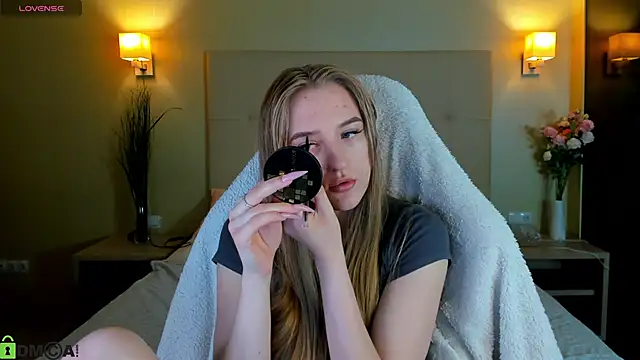 Stacy River online show from February 19, 9:27 am