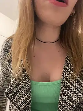 Snapshot of EvaRush chatting on March 23, 2:04 am EvaRush online show from March 23, 2:04 am