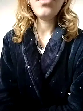 Snapshot of EvaRush chatting on November 6, 9:43 am EvaRush online show from November 6, 9:43 am