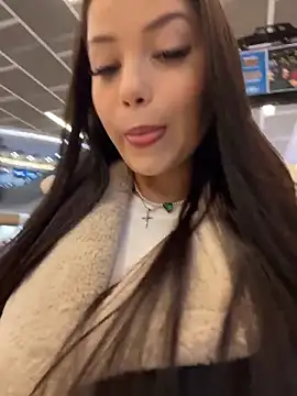 Chloe  Moon online show from December 4, 1:09 pm