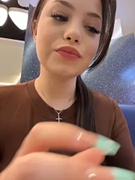 Chloe  Moon online show from April 3, 3:10 pm