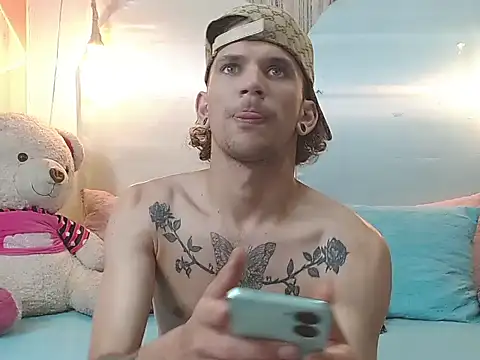 tylor boy online show from November 26, 5:58 pm