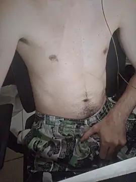 Snapshot of OliverWtdh chatting on March 26, 5:18 pm OliverWtdh online show from March 26, 5:18 pm