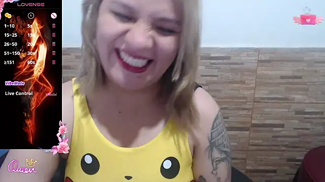 Snapshot of athenea_russo4 chatting on May 7, 1:11 am athenea russo4 online show from May 7, 1:11 am