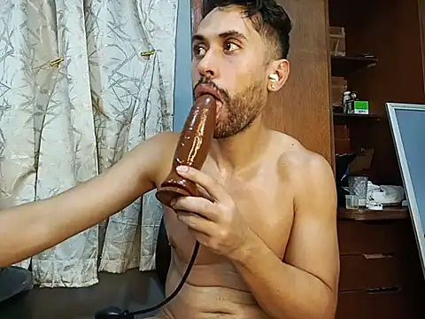 Snapshot of Raziel_X chatting on February 1, 4:24 am Raziel X online show from February 1, 4:24 am