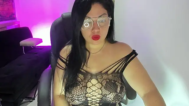 jessicarabbit 1 online show from February 18, 11:55 pm