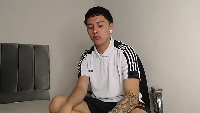 alex-lover online show from October 22, 2:23 am