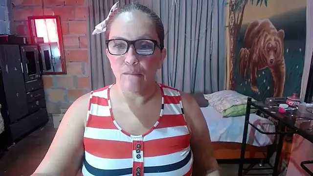 Snapshot of mom_son_dirty chatting on June 5, 2:12 pm mom son dirty online show from June 5, 2:12 pm