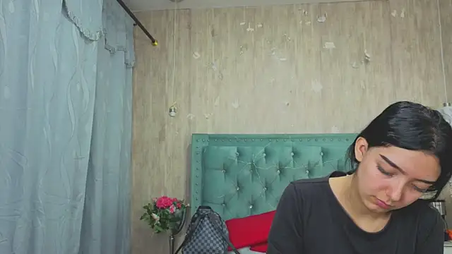 Snapshot of Marcelaa_fox chatting on February 2, 6:39 pm Marcelaa fox online show from February 2, 6:39 pm