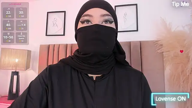 Snapshot of samaara_ chatting on October 16, 12:50 pm samaara online show from October 16, 12:50 pm