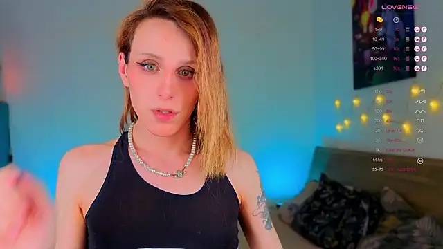 Snapshot of _yourFoxy_ chatting on May 15, 3:19 pm yourFoxy online show from May 15, 3:19 pm